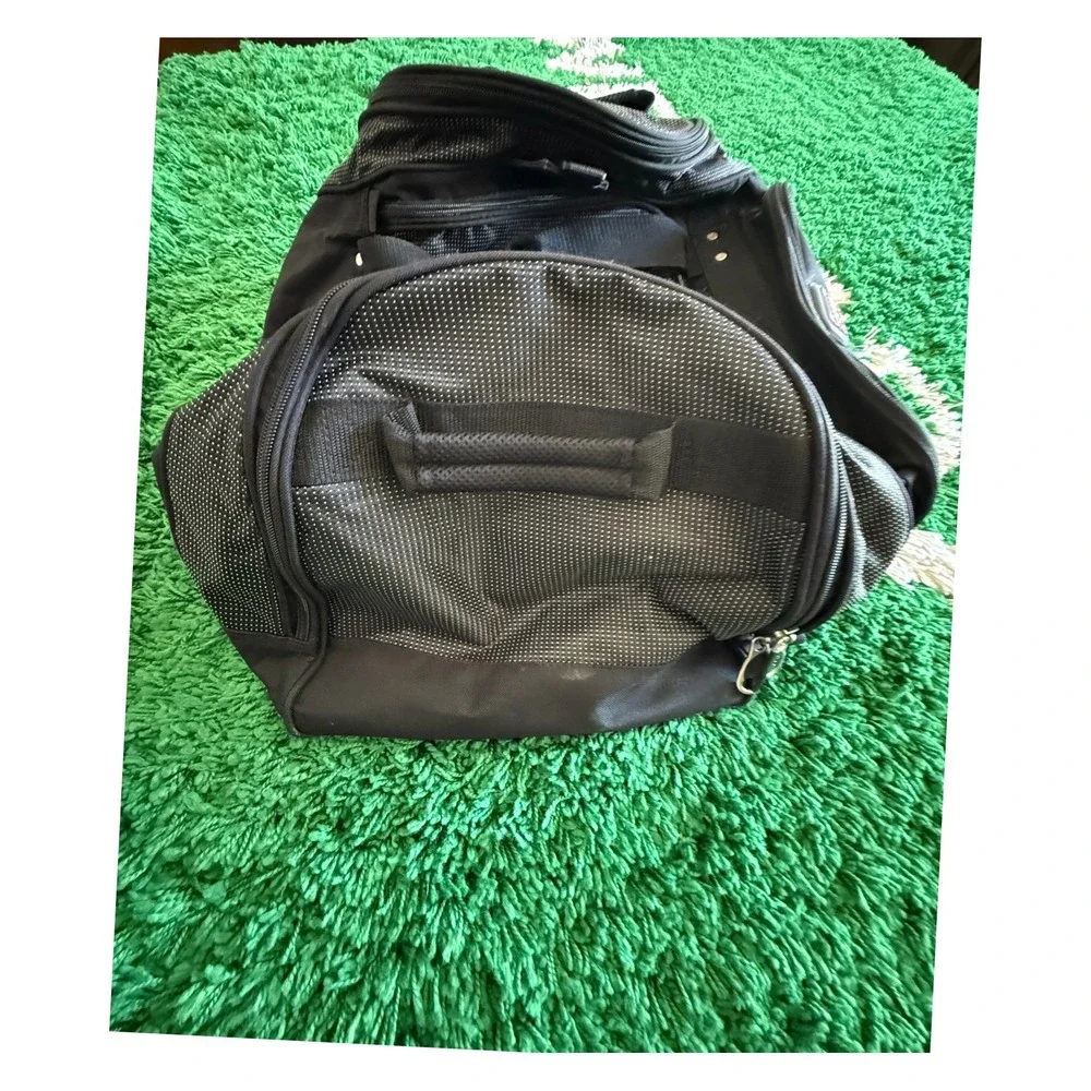 Jeep Duffel Bag Unisex Large Black Excellent Travel Gym Luggage Mesh Pockets